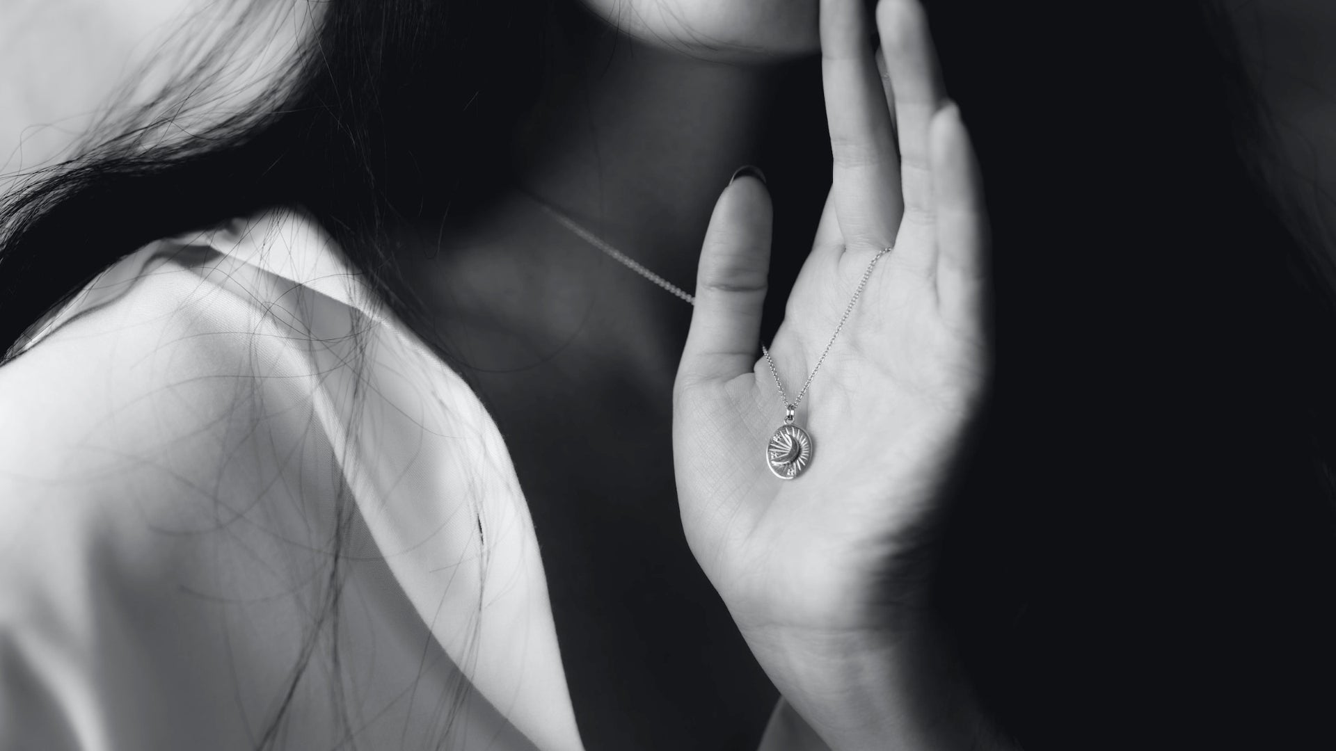 ネックレスがまわる…~今日からできるオススメ対処法〜