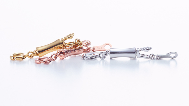 ネックレスをアジャスターでもっと使いやすく！～使い方と種類ガイド～